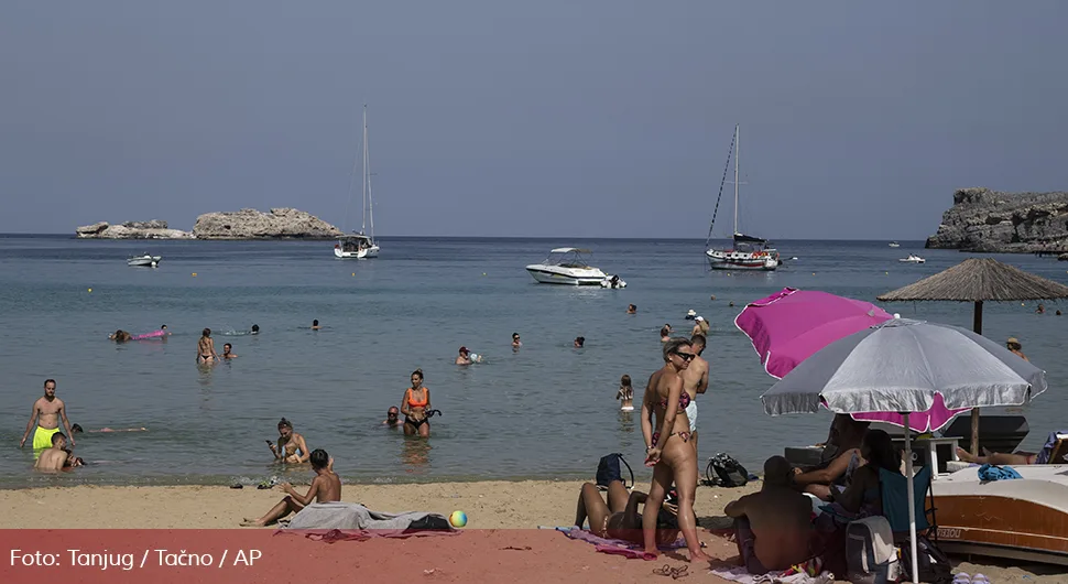 rodos plaza ljeto more grcka.webp